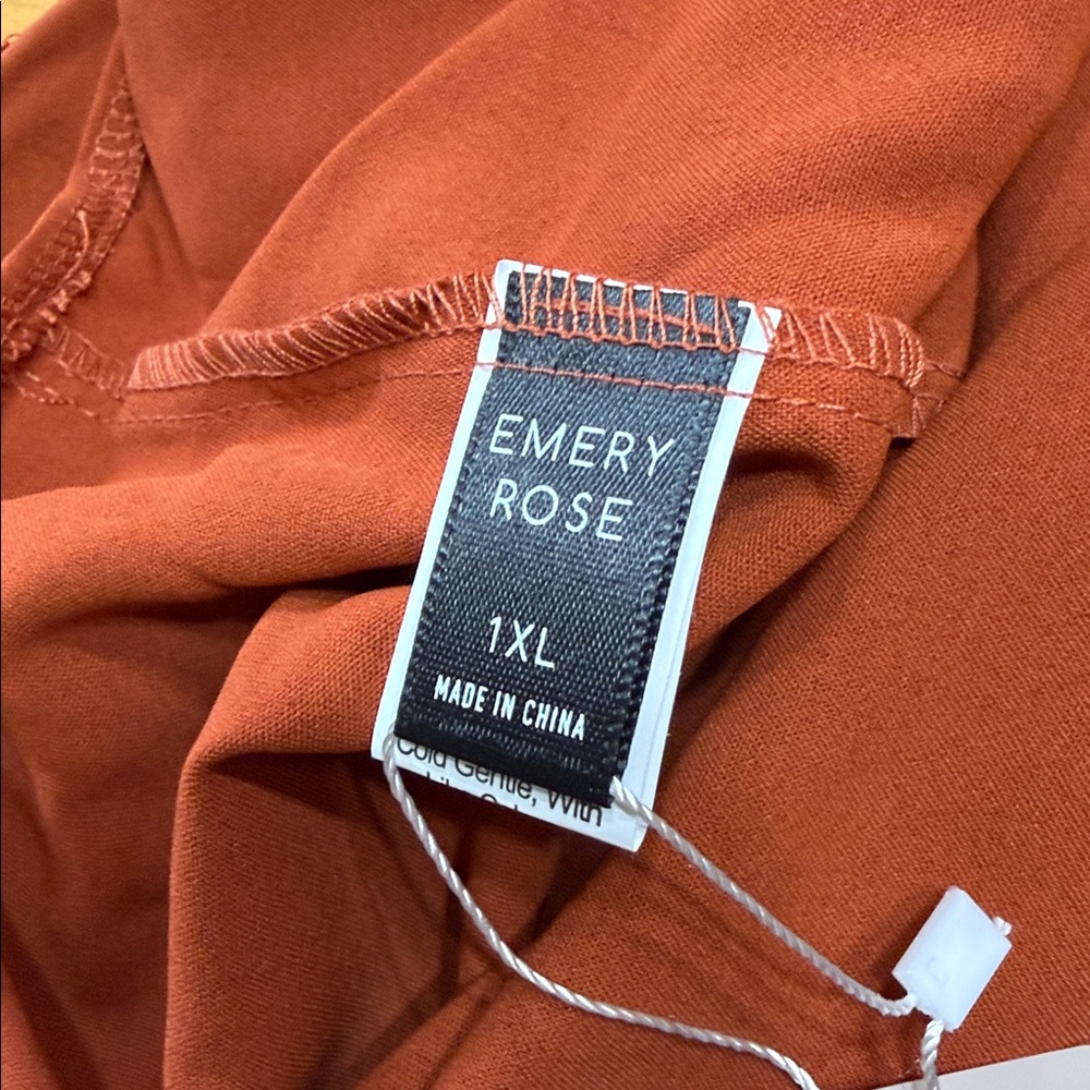 Emery Rose Women's V-Neck Rust Top - Picture 8 of 9